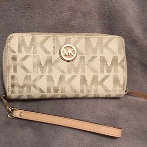 Michael Kors wristlet/wallet